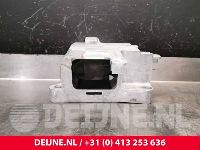 Used Engine mount Lynk &amp; Co 01 1.5 PHEV Price € 72,60 Inclusive VAT offered by van Deijne Onderdelen Uden B.V.