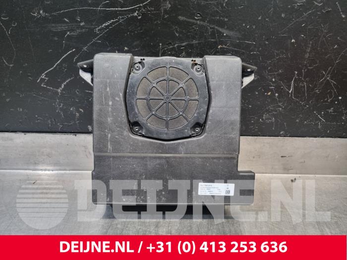 Używane Glosnik VESS Porsche Taycan Cross Turismo (Y1B) 4S Performance Battery Plus Cena € 181,50 Z VAT oferowane przez van Deijne Onderdelen Uden B.V.