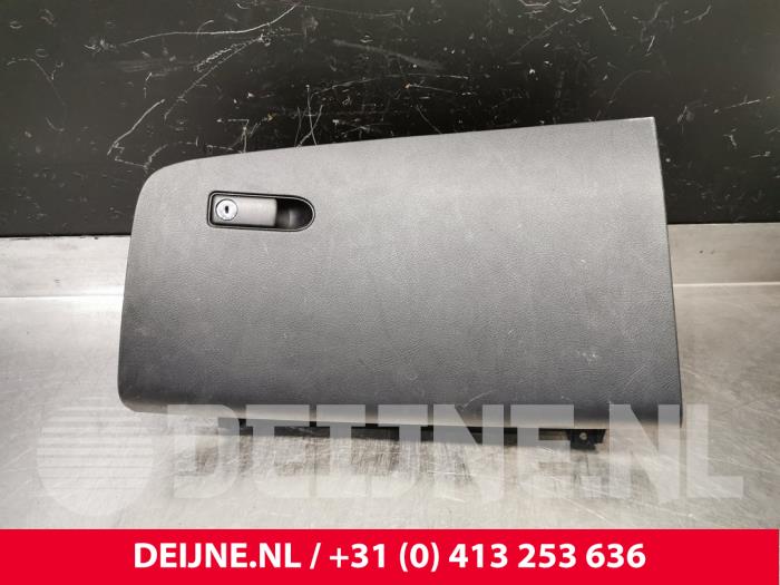 Begagnade Handskfack Mercedes Vito (447.6) 1.6 109 CDI 16V Pris € 42,35 Inklusive moms erbjuds av van Deijne Onderdelen Uden B.V.