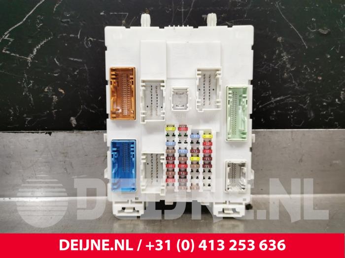 Used Central electronic module Volvo V40 Cross Country (MZ) 2.0 D2 16V Price € 100,00 Margin scheme offered by van Deijne Onderdelen Uden B.V.
