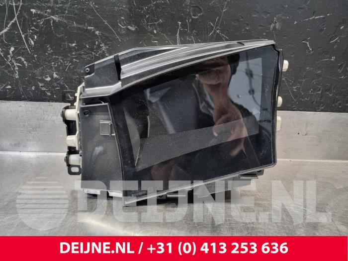 Gebrauchte Frontscheibenanzeige Porsche Taycan Cross Turismo (Y1B) 4S Performance Battery Plus Preis € 1.149,50 Mit Mehrwertsteuer angeboten von van Deijne Onderdelen Uden B.V.