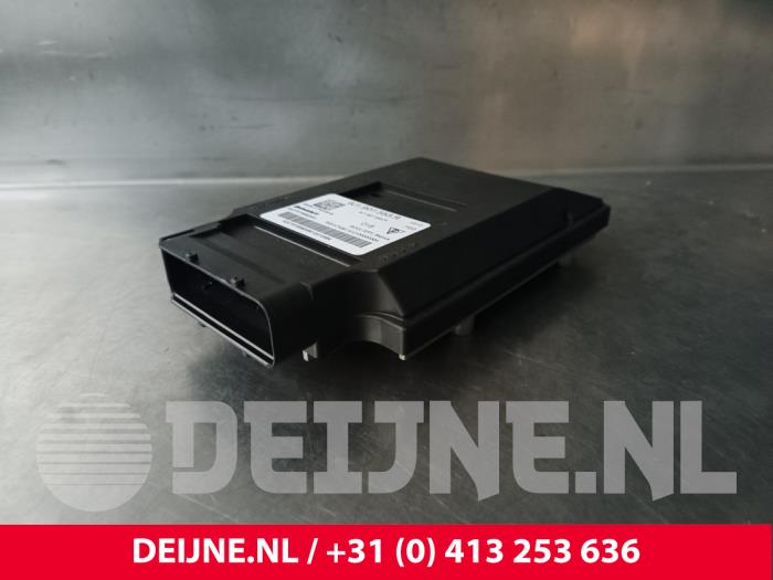 Begagnade Dator, höjdkontroll Porsche Taycan Cross Turismo (Y1B) 4S Performance Battery Plus Pris € 290,40 Inklusive moms erbjuds av van Deijne Onderdelen Uden B.V.
