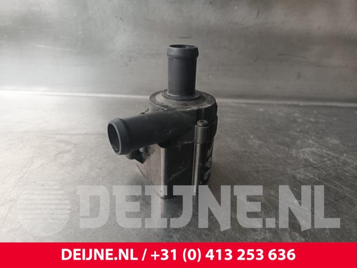 Begagnade Vattenpump Volvo V60 II (ZW) 2.0 B3 16V Mild Hybrid Pris € 70,00 Marginaltabell erbjuds av van Deijne Onderdelen Uden B.V.