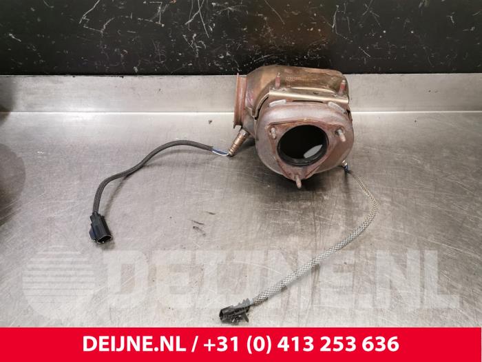 Używane Katalizator Volvo V60 I (FW/GW) 2.0 T4 16V Cena € 350,00 Procedura marży oferowane przez van Deijne Onderdelen Uden B.V.