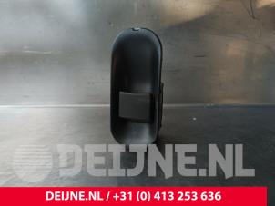 Usagé Commutateur (divers) Porsche Taycan Cross Turismo (Y1B) 4S Performance Battery Plus Prix € 36,30 Prix TTC proposé par van Deijne Onderdelen Uden B.V.