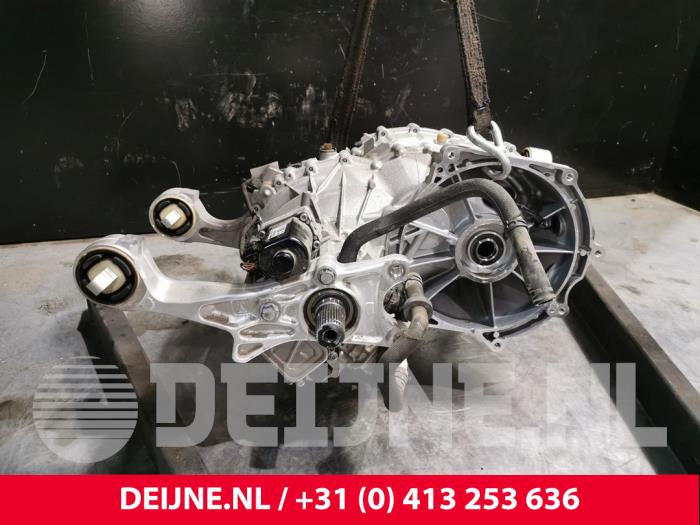 Used Gearbox Porsche Taycan Cross Turismo (Y1B) 4S Performance Battery Plus Price € 2.964,50 Inclusive VAT offered by van Deijne Onderdelen Uden B.V.