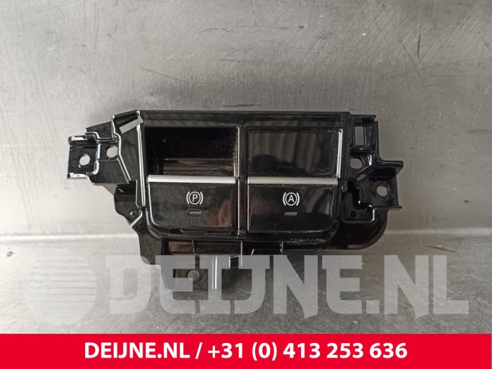 Gebrauchte Handbremse Schalter MG MG5 Electric Preis € 36,30 Mit Mehrwertsteuer angeboten von van Deijne Onderdelen Uden B.V.