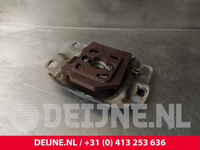 Usagé Support moteur Ford Transit Connect (PJ2) 1.5 TDCi Prix € 24,20 Prix TTC proposé par van Deijne Onderdelen Uden B.V.