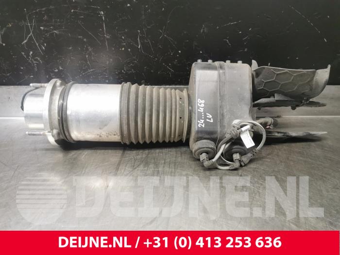 Używane Miech Porsche Taycan Cross Turismo (Y1B) 4S Performance Battery Plus Cena € 2.117,50 Z VAT oferowane przez van Deijne Onderdelen Uden B.V.