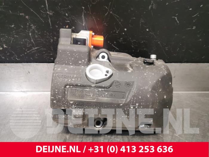 Klimapumpe van een Porsche Taycan Cross Turismo (Y1B) 4S Performance Battery Plus 2022