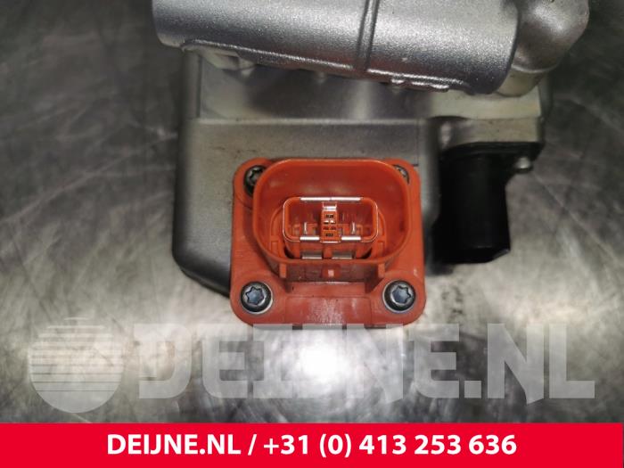 Klimapumpe van een Porsche Taycan Cross Turismo (Y1B) 4S Performance Battery Plus 2022