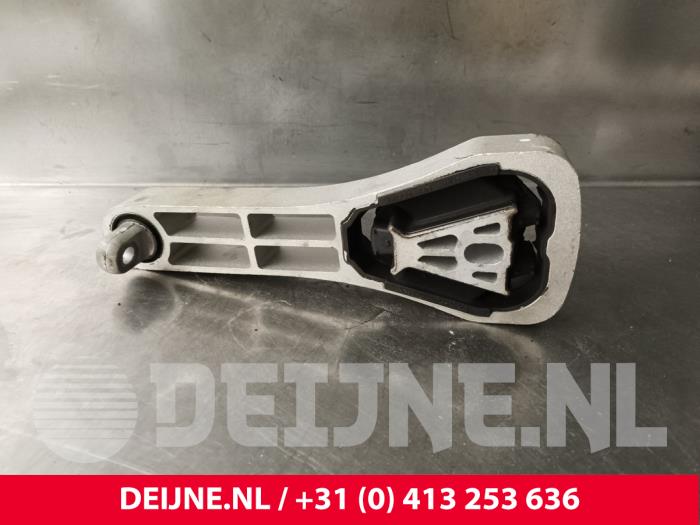 Used Engine mount Volvo V60 II (ZW) 2.0 B3 16V Mild Hybrid Price € 40,00 Margin scheme offered by van Deijne Onderdelen Uden B.V.