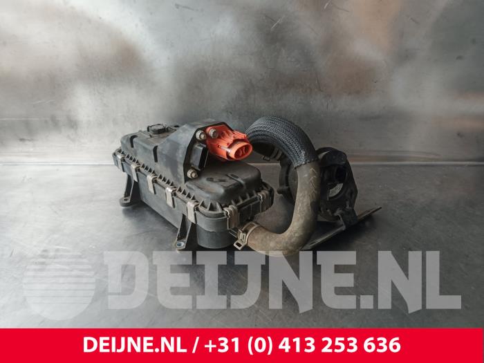 Używane Element grzewczy Renault Master III (EV/HV/UV/VA/VB/VD/VF/VG/VJ) ZE 33 kWh Cena € 272,25 Z VAT oferowane przez van Deijne Onderdelen Uden B.V.