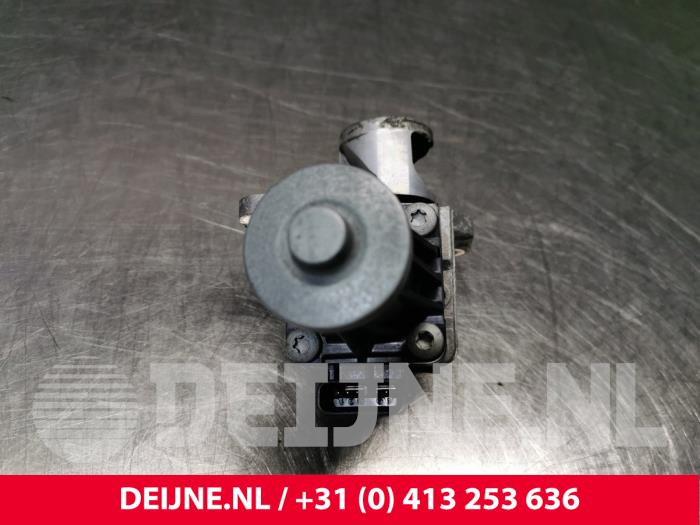 Begagnade EGR-ventil Mercedes Citan (415.6) 1.5 108 CDI Pris € 24,20 Inklusive moms erbjuds av van Deijne Onderdelen Uden B.V.