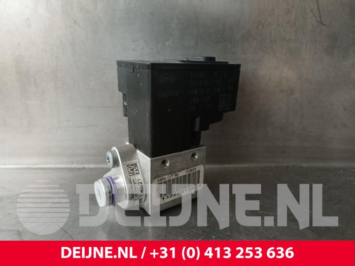 Gebrauchte Ventilblock hydraulisch Porsche Taycan Cross Turismo (Y1B) 4S Performance Battery Plus Preis € 242,00 Mit Mehrwertsteuer angeboten von van Deijne Onderdelen Uden B.V.