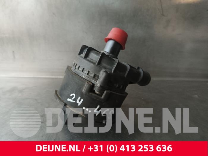 Begagnade Vattenpump Porsche Taycan Cross Turismo (Y1B) 4S Performance Battery Plus Pris € 169,40 Inklusive moms erbjuds av van Deijne Onderdelen Uden B.V.