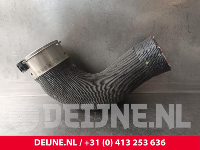 Gebrauchte Intercooler Schlauch Volvo V60 II (ZW) 2.0 T8 16V Recharge AWD Preis € 30,00 Margenregelung angeboten von van Deijne Onderdelen Uden B.V.