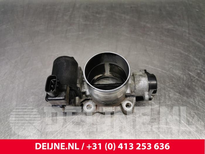 Usagé Boitier papillon Toyota HiAce II 2.5 D4-D 117 Kat. Prix € 60,50 Prix TTC proposé par van Deijne Onderdelen Uden B.V.