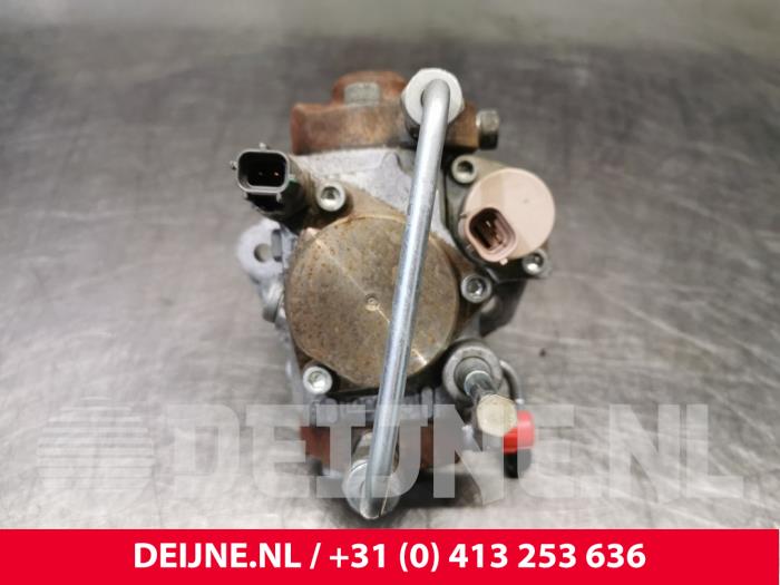 Used Mechanical fuel pump Toyota HiAce II 2.5 D4-D 117 Kat. Price € 453,75 Inclusive VAT offered by van Deijne Onderdelen Uden B.V.