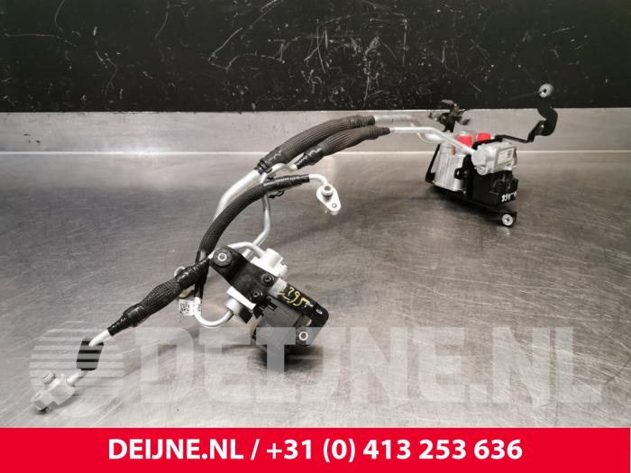 Gebrauchte Wärmetauscher Porsche Taycan Cross Turismo (Y1B) 4S Performance Battery Plus Preis € 78,65 Mit Mehrwertsteuer angeboten von van Deijne Onderdelen Uden B.V.