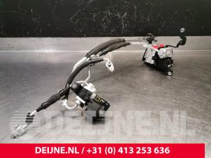 Echangeur de chaleur d'un Porsche Taycan Cross Turismo (Y1B) 4S Performance Battery Plus 2022
