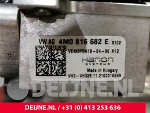 Echangeur de chaleur d'un Porsche Taycan Cross Turismo (Y1B) 4S Performance Battery Plus 2022