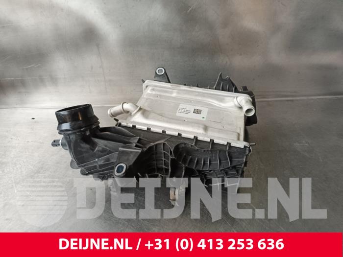 Usagé Intercooler Volvo XC60 II (UZ) 2.0 B4 16V Mild Hybrid AWD Prix € 175,00 Règlement à la marge proposé par van Deijne Onderdelen Uden B.V.