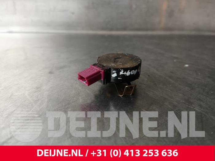 Begagnade Regnsensor Lynk &amp; Co 01 1.5 PHEV Pris € 42,35 Inklusive moms erbjuds av van Deijne Onderdelen Uden B.V.