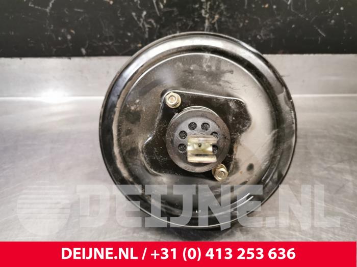 Usagé Assistant de freinage Nissan Atleon Prix € 302,50 Prix TTC proposé par van Deijne Onderdelen Uden B.V.