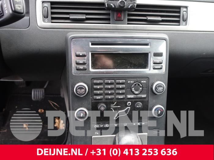 Begagnade Innerdisplay Volvo V70 (BW) 2.0 D 16V Pris på förfrågan erbjuds av van Deijne Onderdelen Uden B.V.