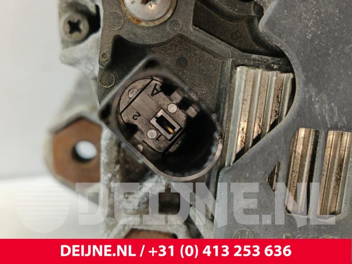 Dynamo van een Volvo V40 (MV) 2.0 D2 16V 2018