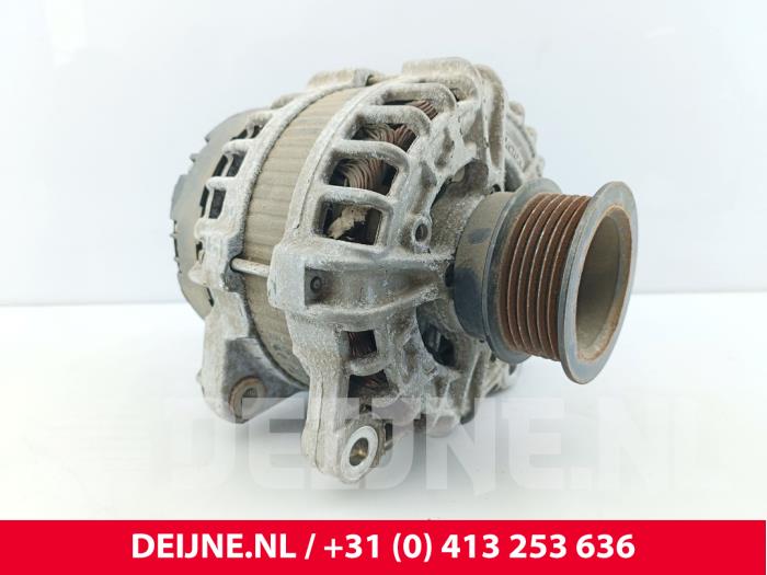 Dynamo van een Volvo V40 (MV) 2.0 D2 16V 2018