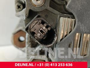 Dynamo van een Volvo V40 (MV) 2.0 D2 16V 2018