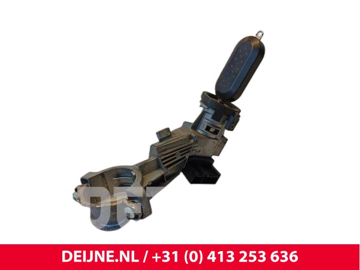 Używane Stacyjka + Kluczyk Iveco New Daily VI 35C17, 35S17, 40C17, 50C17, 65C17, 70C17 Cena € 181,50 Z VAT oferowane przez van Deijne Onderdelen Uden B.V.