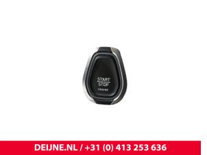Usagé Commande start/stop Lynk &amp; Co 01 1.5 PHEV Prix € 48,40 Prix TTC proposé par van Deijne Onderdelen Uden B.V.