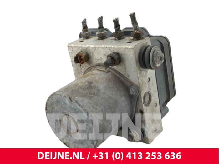 Usagé Pompe ABS Mercedes Sprinter 3t (906.61) 216 CDI 16V Prix € 157,30 Prix TTC proposé par van Deijne Onderdelen Uden B.V.