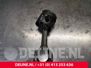 Kolben van een Opel Combo 1.3 CDTI 16V 2017
