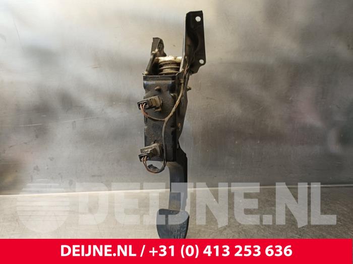 Używane Pedal sprzegla Mercedes Sprinter 3,5t (906.63) 313 CDI 16V Cena € 60,50 Z VAT oferowane przez van Deijne Onderdelen Uden B.V.