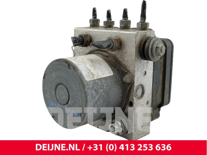 Usagé Bloc ABS Opel Movano 2.3 CDTi Biturbo 16V FWD Prix € 24,20 Prix TTC proposé par van Deijne Onderdelen Uden B.V.