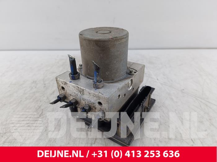 Begagnade ABS-pump Ford Transit 2.2 TDCi 16V Pris € 60,50 Inklusive moms erbjuds av van Deijne Onderdelen Uden B.V.