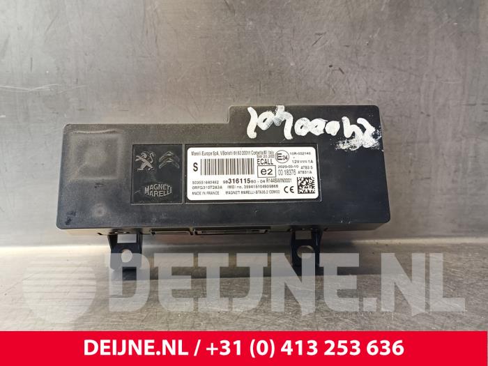 Begagnade Bluetooth-modul Peugeot Partner (EA//EF/EN/EU) 1.5 BlueHDi 75 Pris € 42,35 Inklusive moms erbjuds av van Deijne Onderdelen Uden B.V.