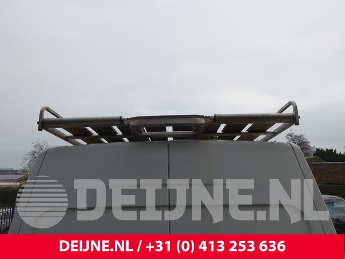 Używane Bagaznik dachowy Renault Master III (MA/MB/MC/MD/MH/MF/MG/MH) 2.3 dCi 16V Cena € 484,00 Z VAT oferowane przez van Deijne Onderdelen Uden B.V.