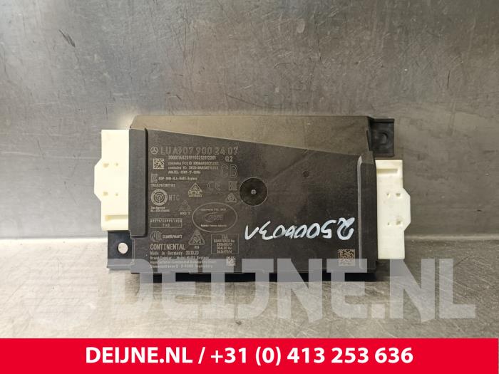 Używane Modul keyless vehicle Mercedes Sprinter 5t (907.6) 514 CDI 2.1 D RWD Cena € 96,80 Z VAT oferowane przez van Deijne Onderdelen Uden B.V.
