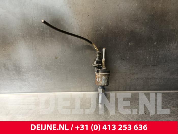 Usagé Pompe carburant électrique Volvo S80 (TR/TS) 2.9 SE 24V Prix € 60,00 Règlement à la marge proposé par van Deijne Onderdelen Uden B.V.