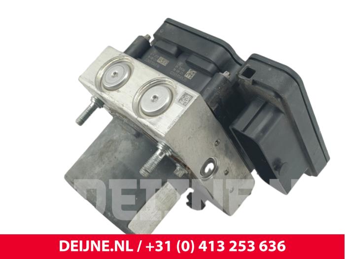 Usagé Bloc ABS Nissan NV 400 (M9J) 2.3 dCi 130 16V Prix € 217,80 Prix TTC proposé par van Deijne Onderdelen Uden B.V.
