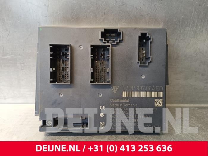 Used Body control computer Porsche Panamera (970) 3.0 D V6 24V Price € 200,00 Margin scheme offered by van Deijne Onderdelen Uden B.V.