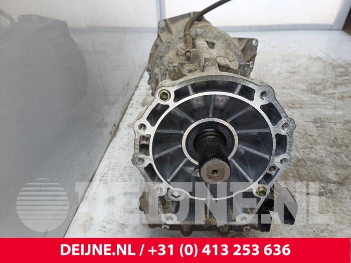 Getriebe van een Porsche Cayenne (9PA) 3.2 V6 24V 2004