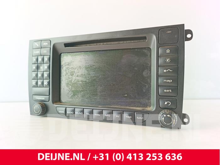Używane Radio Porsche Cayenne (9PA) 3.2 V6 24V Cena € 400,00 Procedura marży oferowane przez van Deijne Onderdelen Uden B.V.