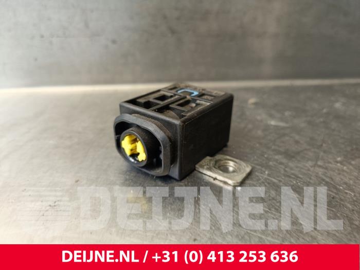 Usagé Pyrofuse Tesla Model S 85D Prix € 24,20 Prix TTC proposé par van Deijne Onderdelen Uden B.V.