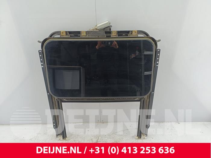Używane Dach panoramiczny Porsche Cayenne (9PA) 3.2 V6 24V Cena € 425,00 Procedura marży oferowane przez van Deijne Onderdelen Uden B.V.